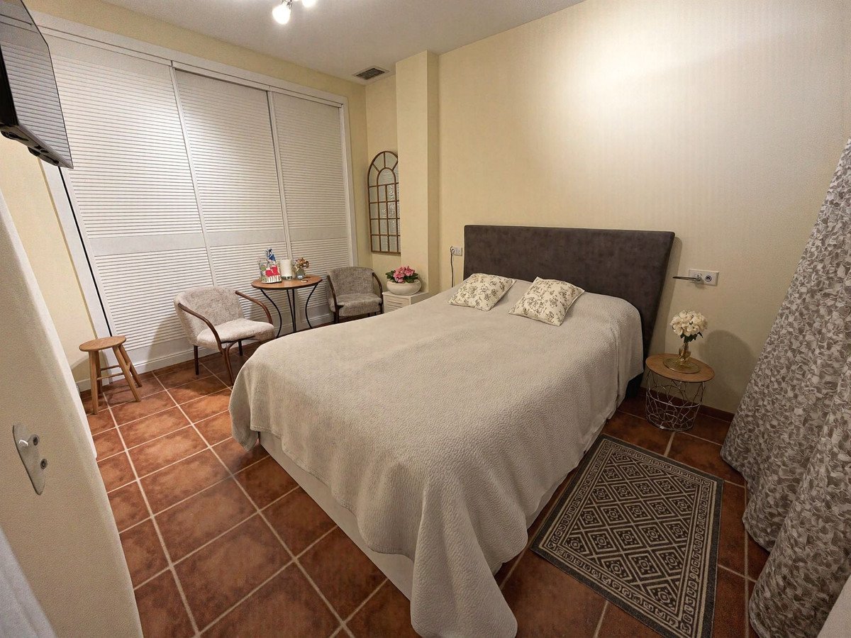 1 Bed Middle Floor Apartment in Benahavís