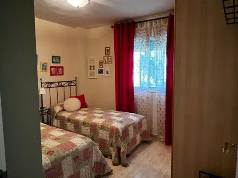 2 Bed Middle Floor Apartment in Mijas Costa