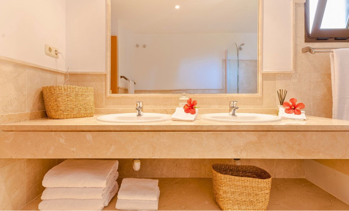 3 Bed Ground Floor Apartment in Casares Playa