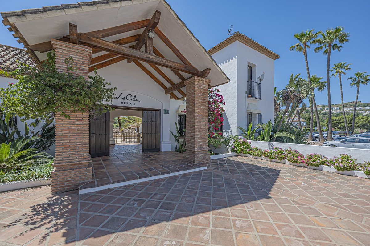 4 Bed Residential Plot in La Cala Golf