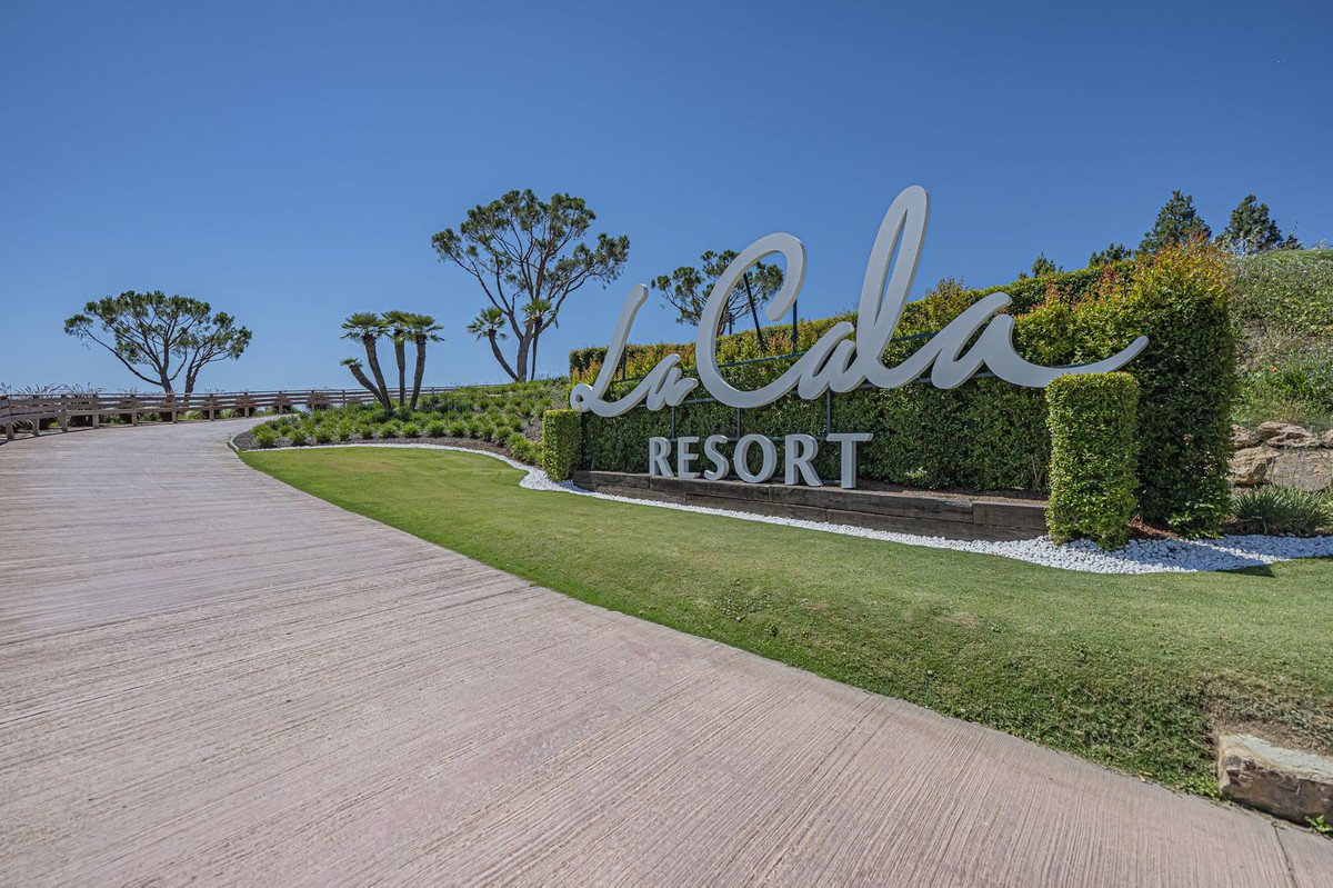 4 Bed Residential Plot in La Cala Golf