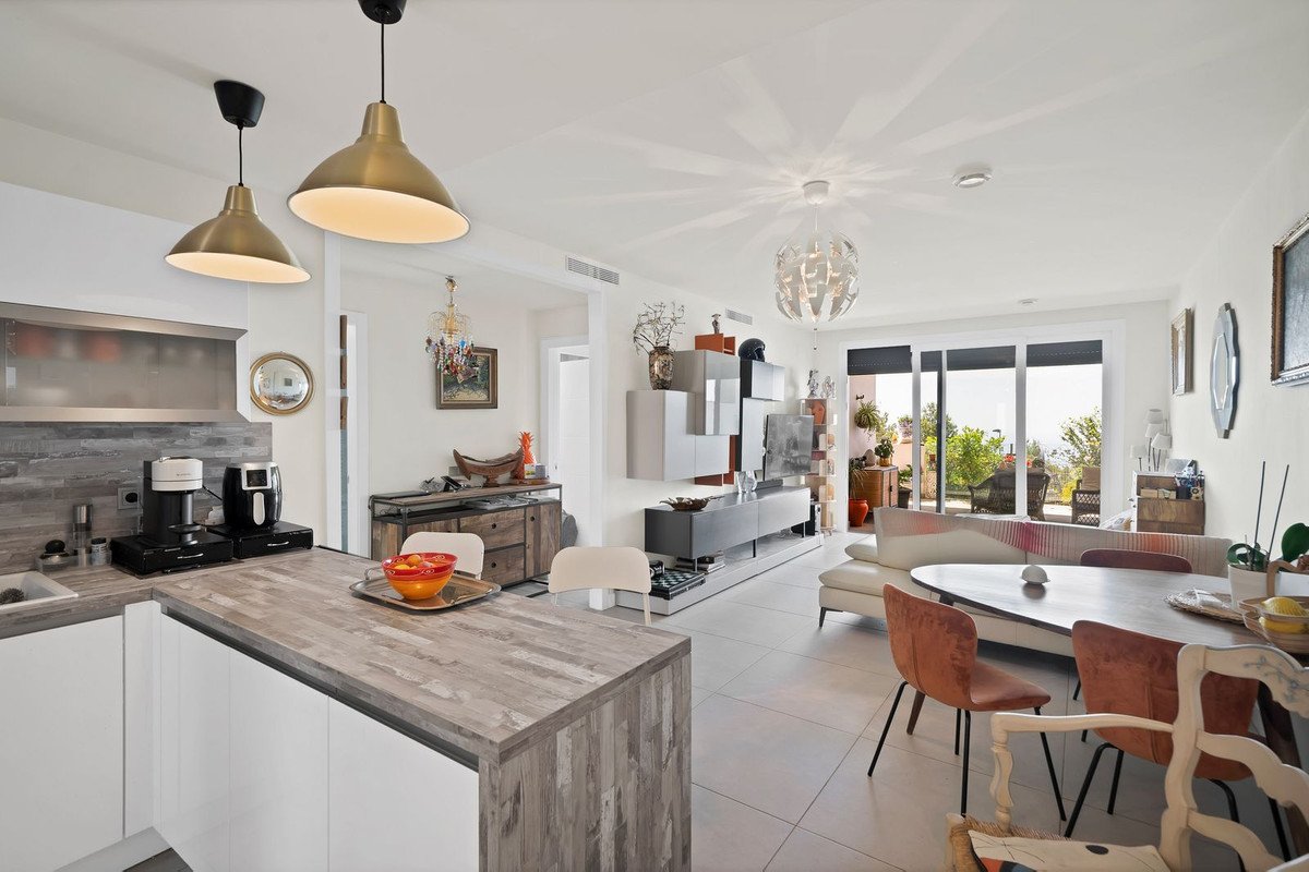2 Bed Ground Floor Apartment in Benalmadena