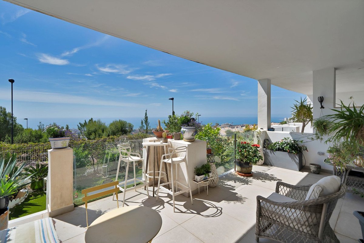 2 Bed Ground Floor Apartment in Benalmadena