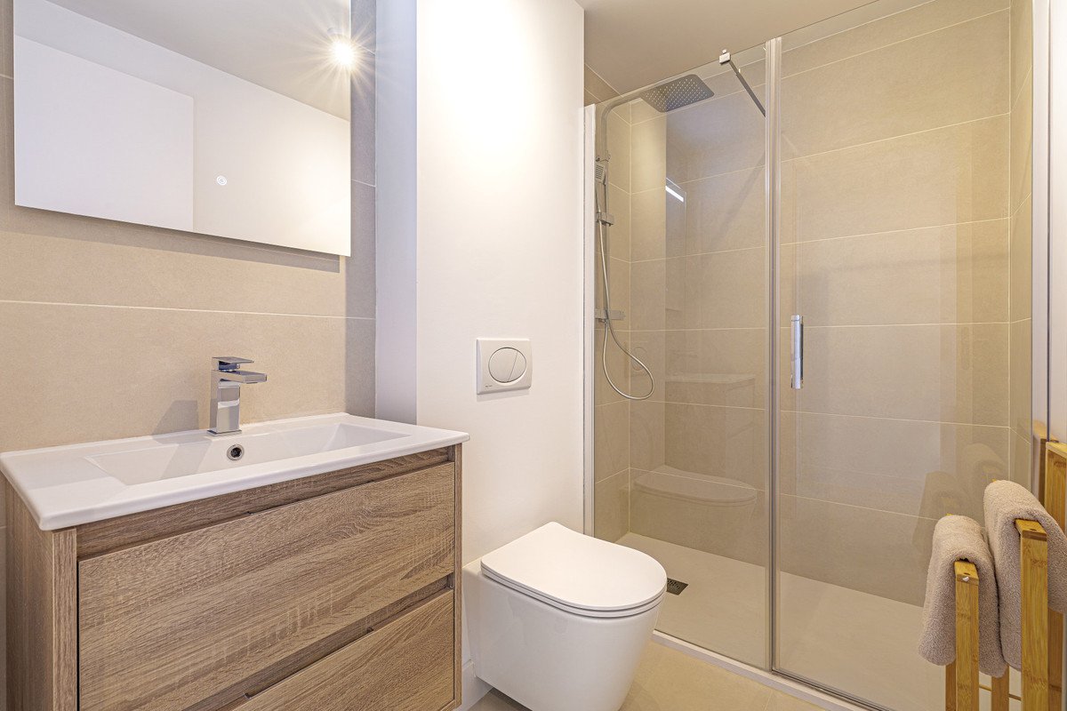 2 Bed Middle Floor Apartment in Fuengirola