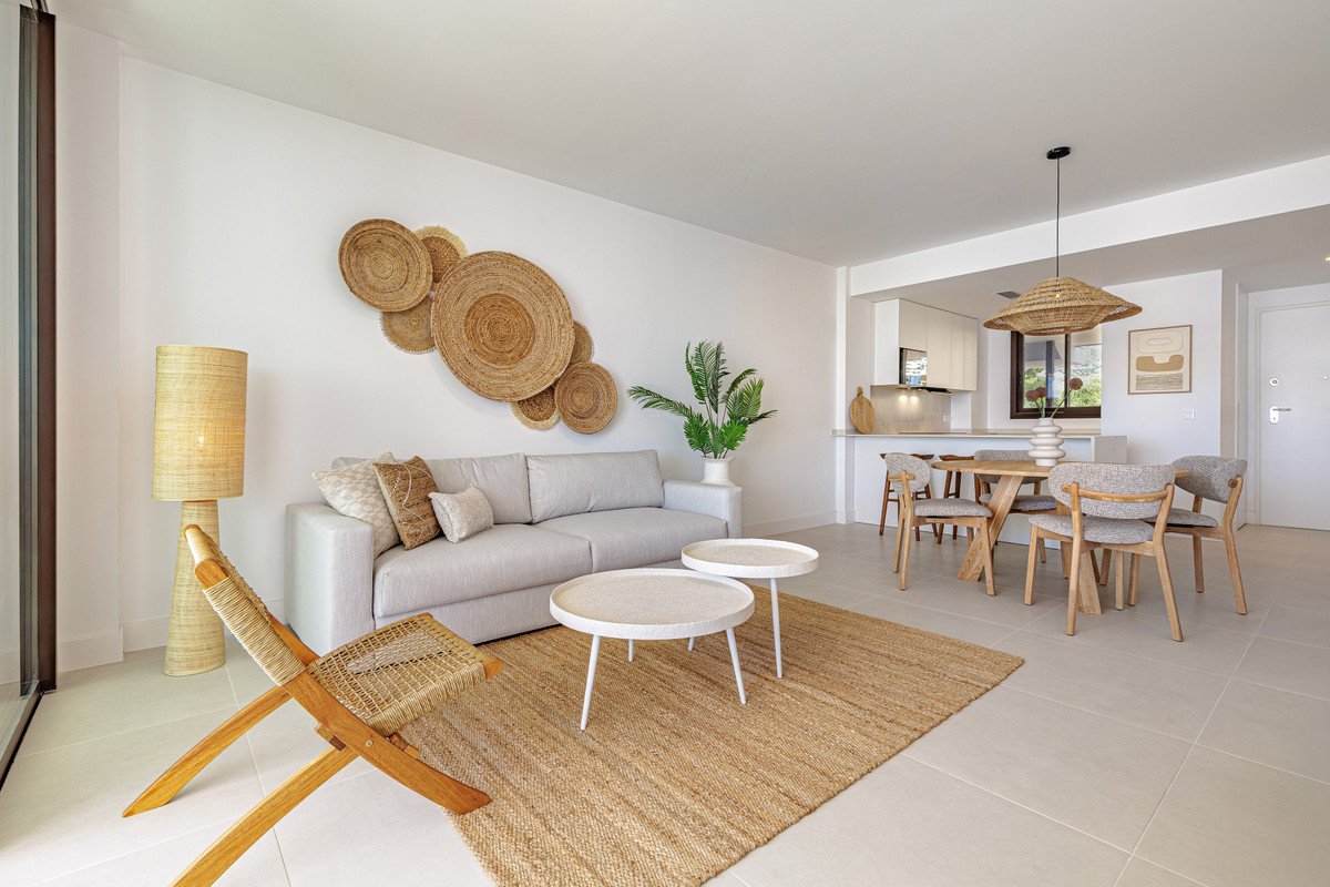 2 Bed Middle Floor Apartment in Fuengirola
