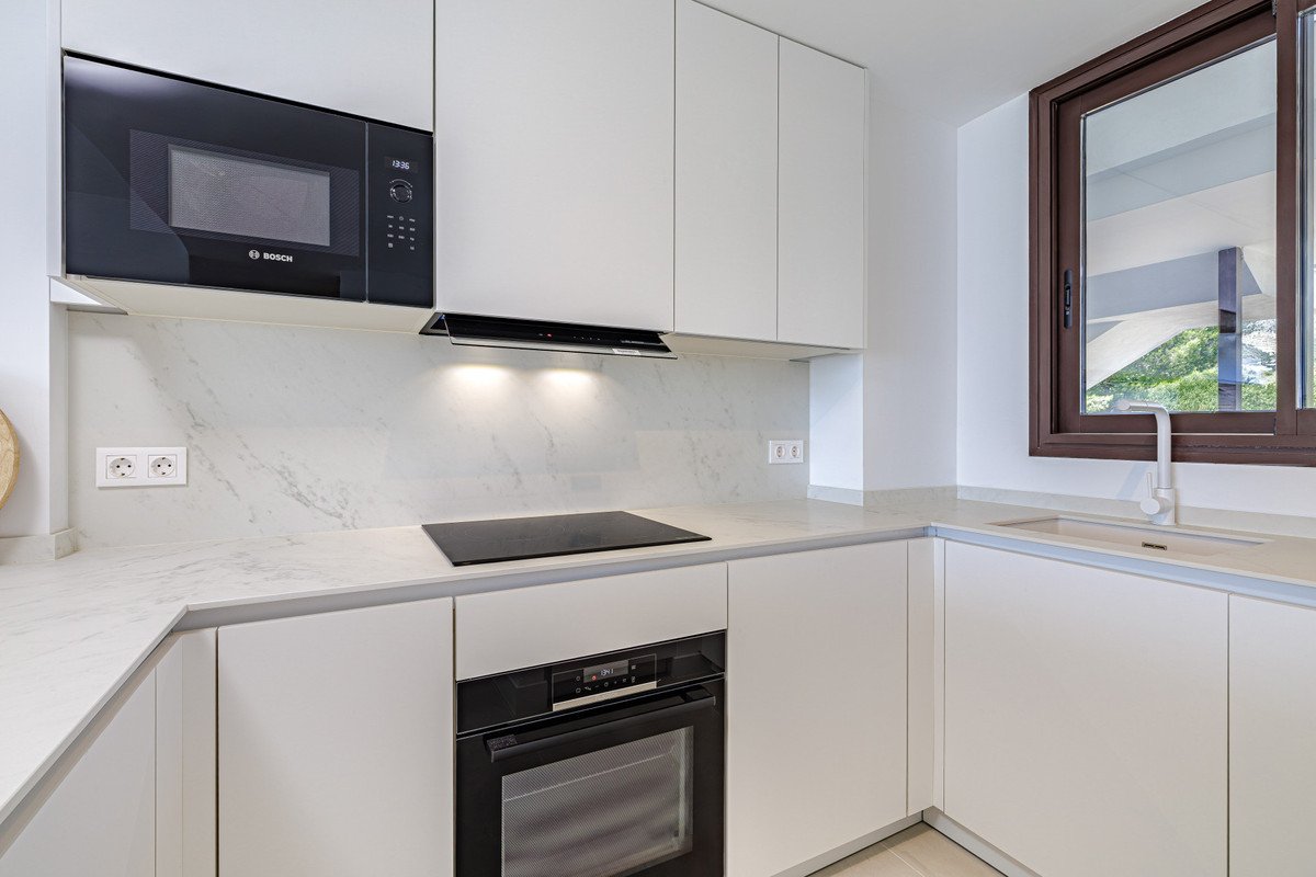 2 Bed Middle Floor Apartment in Fuengirola