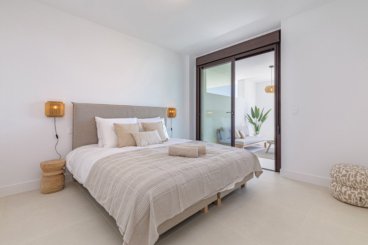 2 Bed Middle Floor Apartment in Fuengirola