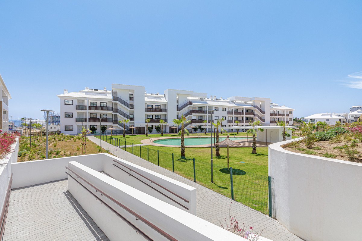 2 Bed Middle Floor Apartment in Fuengirola