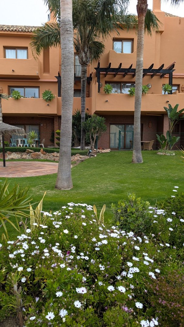 4 Bed Semi-Detached House in Riviera del Sol