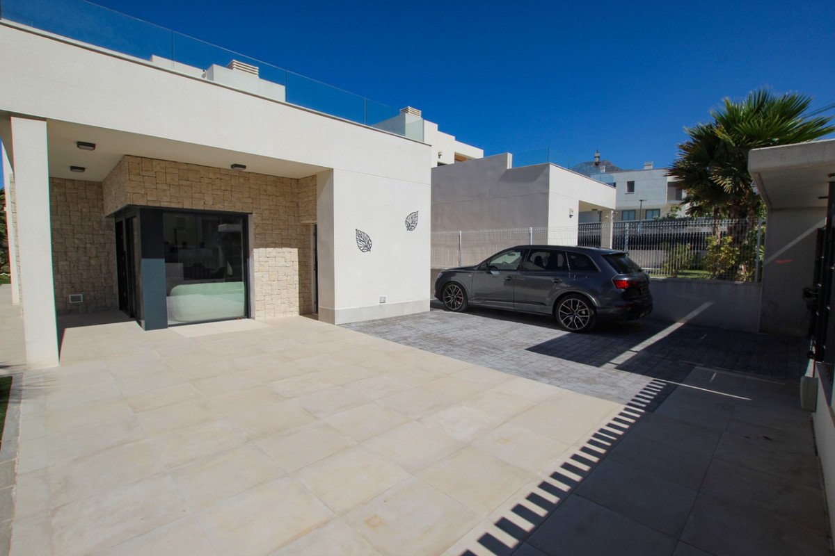 3 Bed Detached Villa in Finestrat