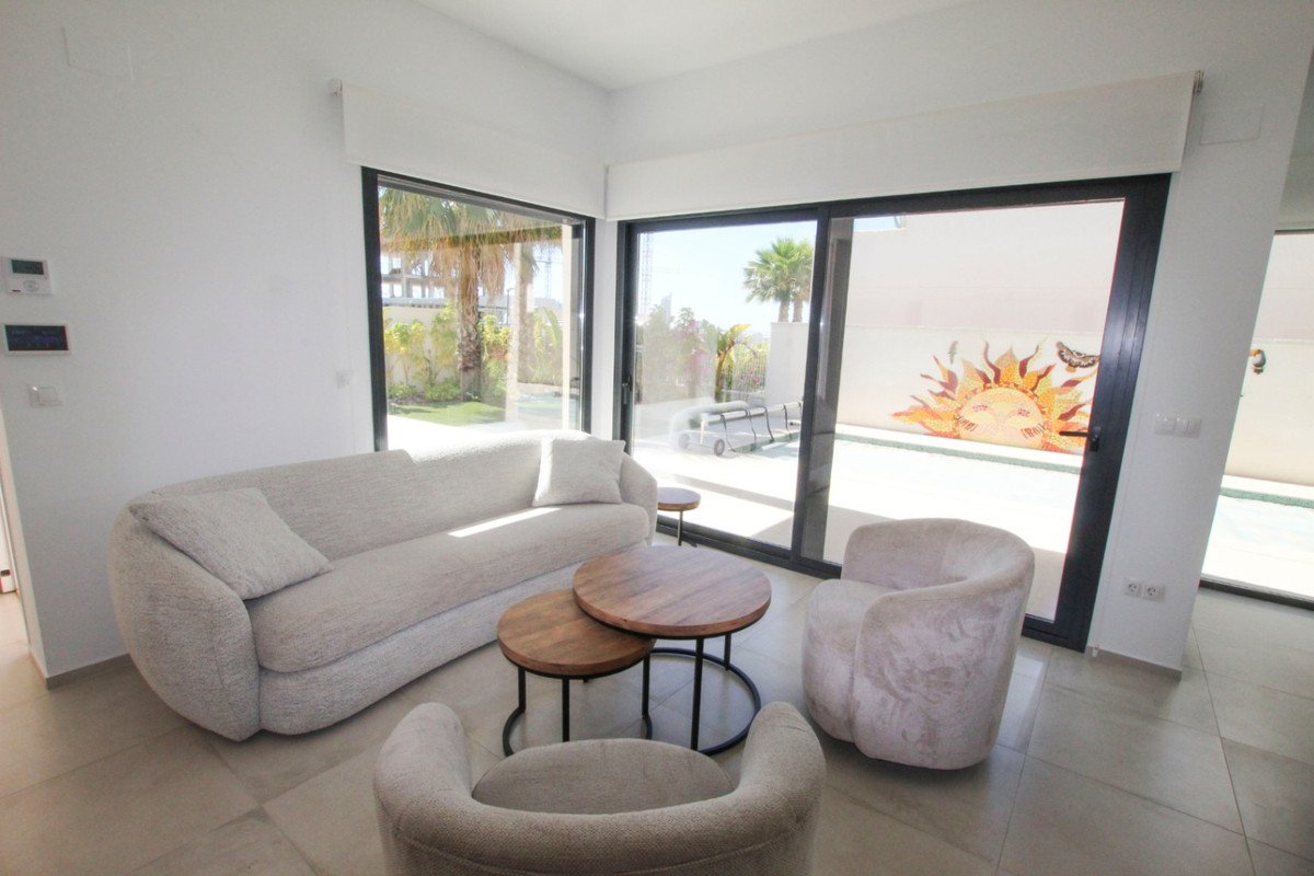 3 Bed Detached Villa in Finestrat
