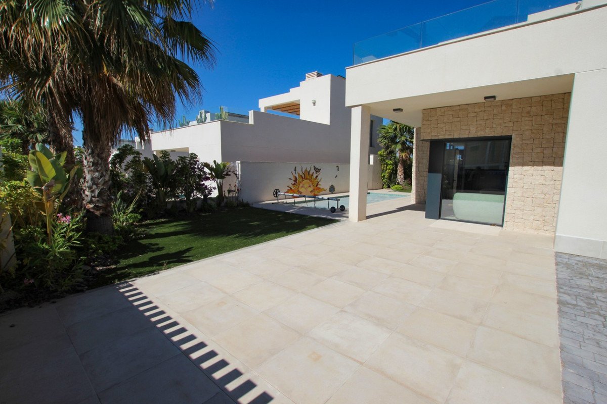 3 Bed Detached Villa in Finestrat