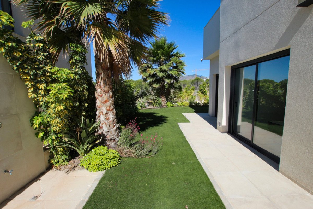 3 Bed Detached Villa in Finestrat