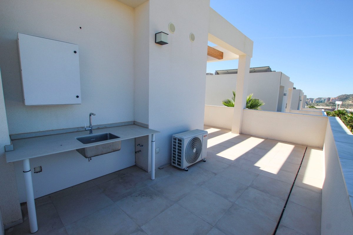 3 Bed Detached Villa in Finestrat
