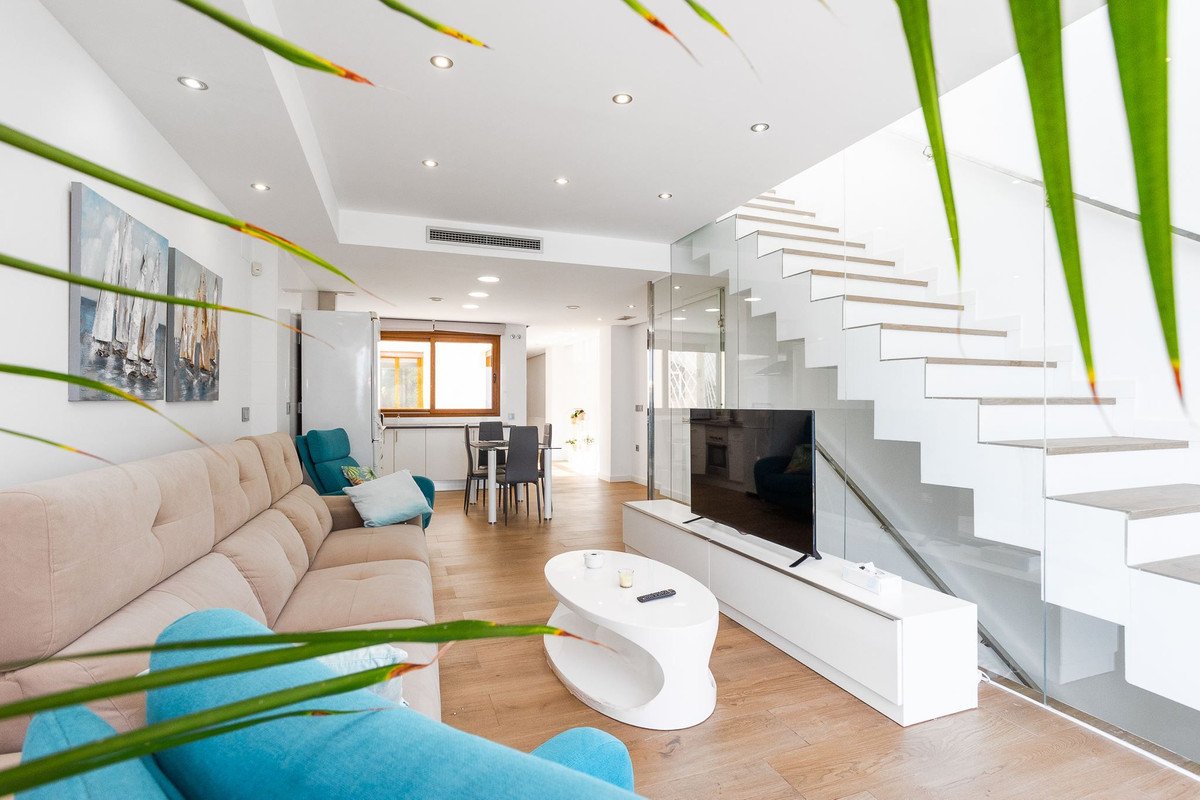 7 Bed Detached Villa in Los Alcazares