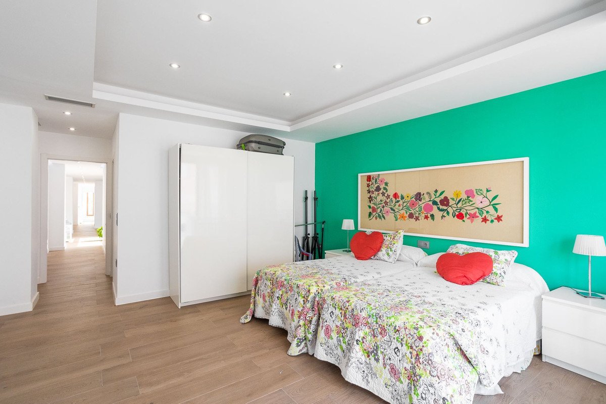 7 Bed Detached Villa in Los Alcazares