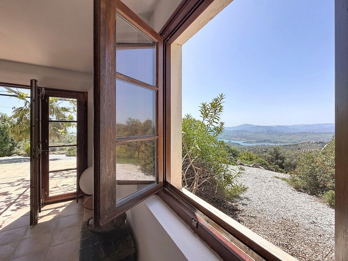 8 Bed Detached Villa in Alcaucín