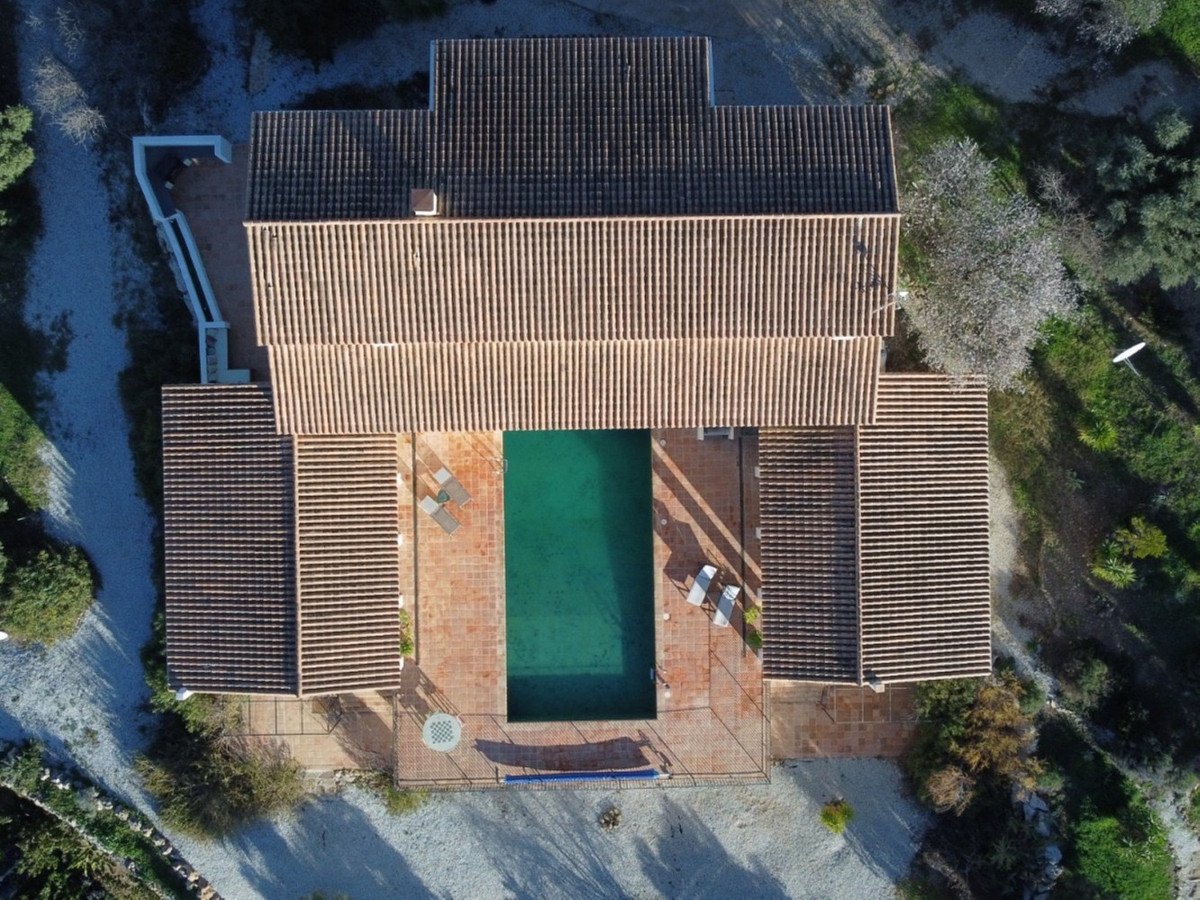 8 Bed Detached Villa in Alcaucín