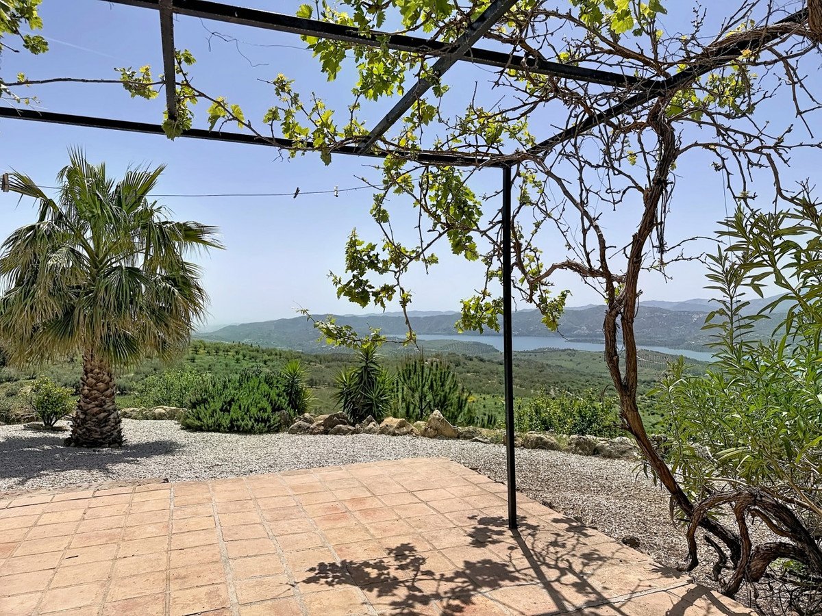 8 Bed Detached Villa in Alcaucín