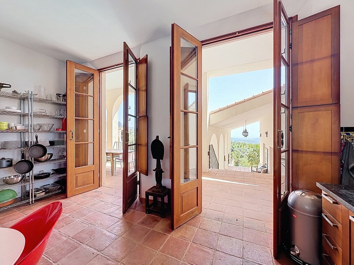 8 Bed Detached Villa in Alcaucín