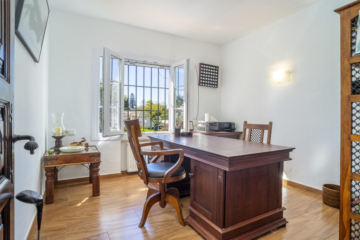 4 Bed Detached Villa in Guadalmina Alta