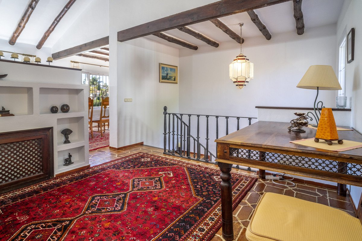 4 Bed Detached Villa in Guadalmina Alta
