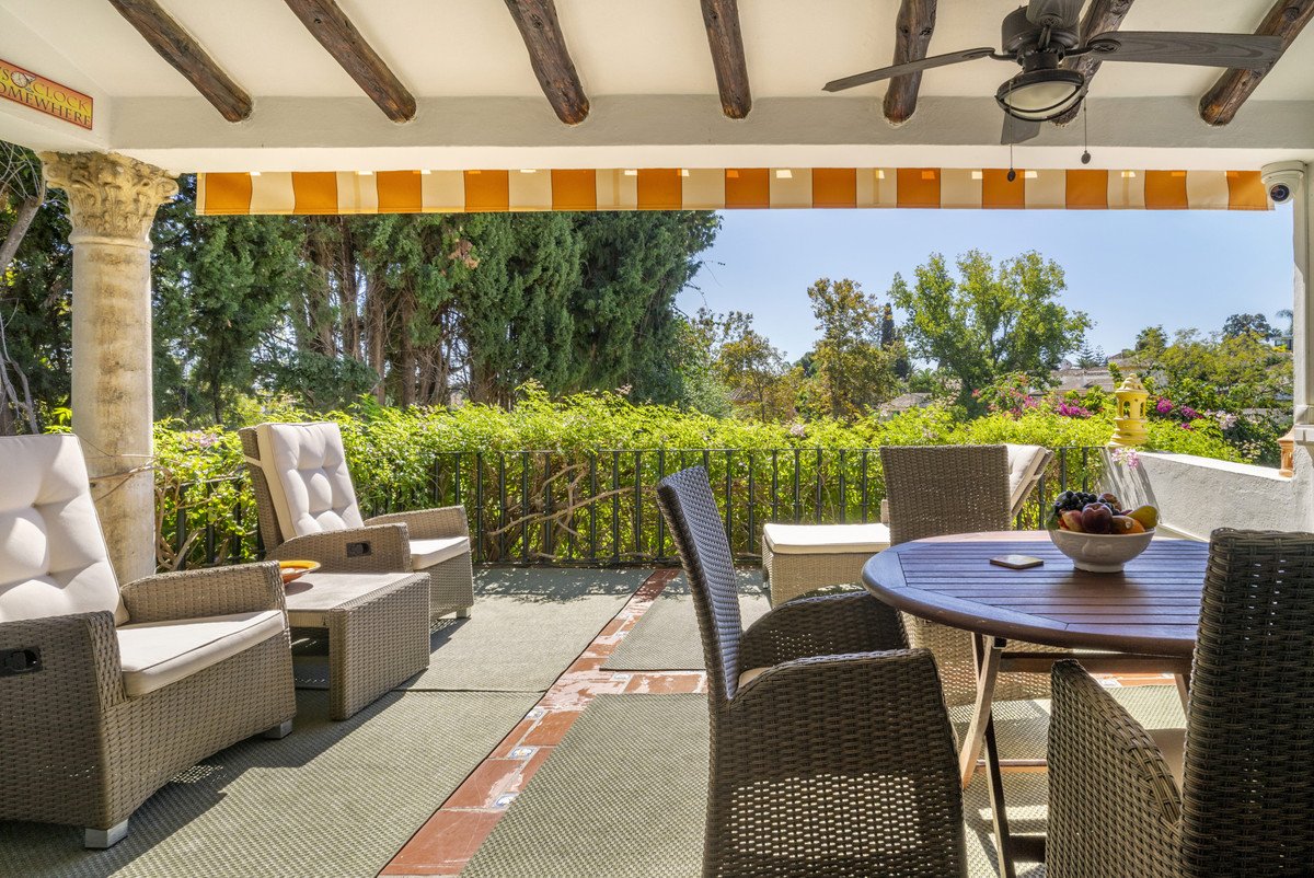 4 Bed Detached Villa in Guadalmina Alta