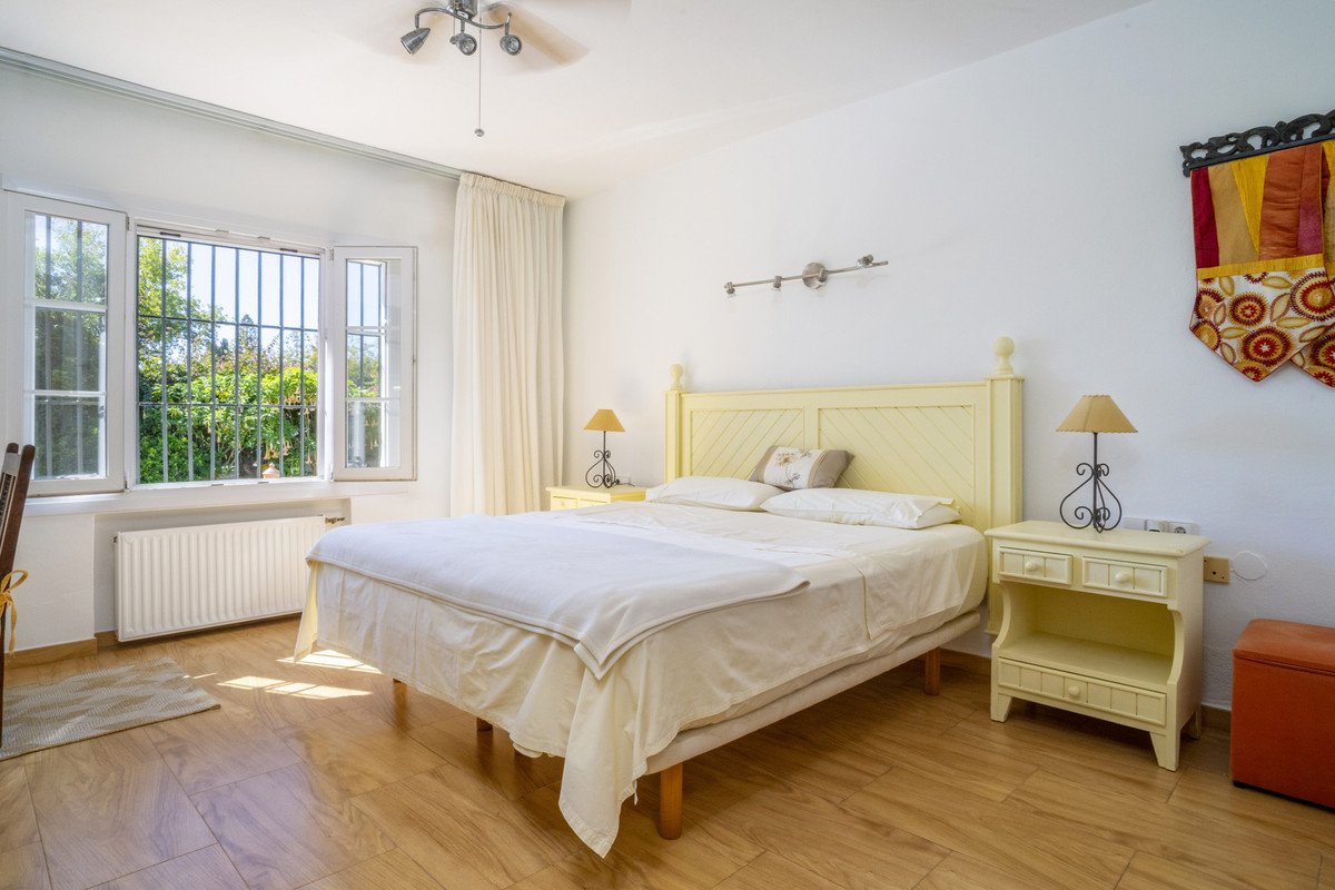 4 Bed Detached Villa in Guadalmina Alta