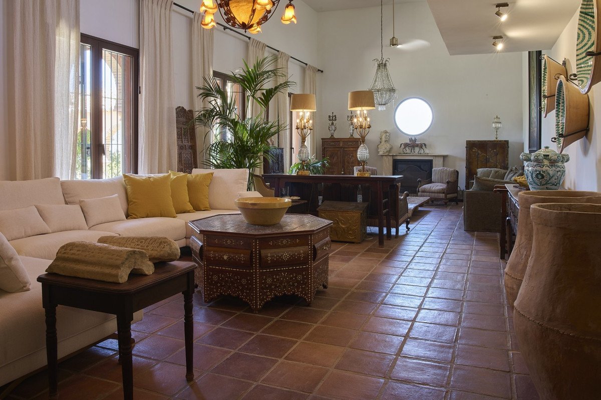 5 Bed Detached Villa in Comares