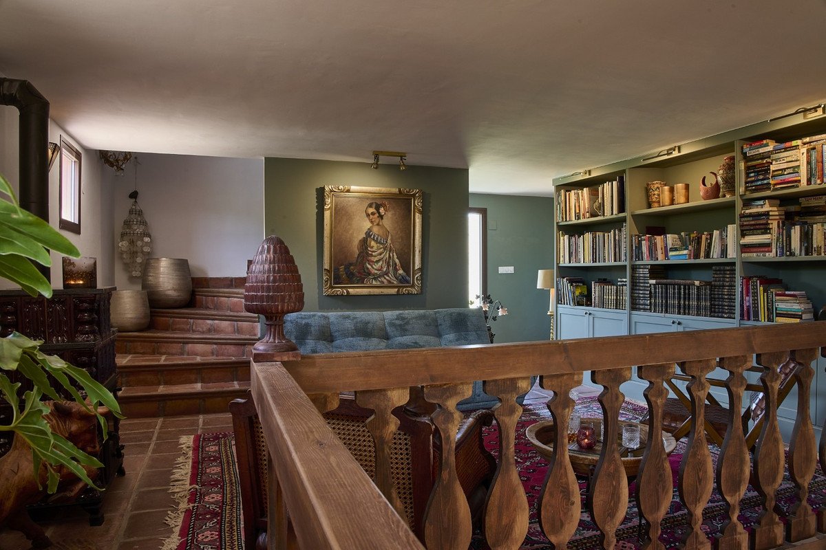 5 Bed Detached Villa in Comares