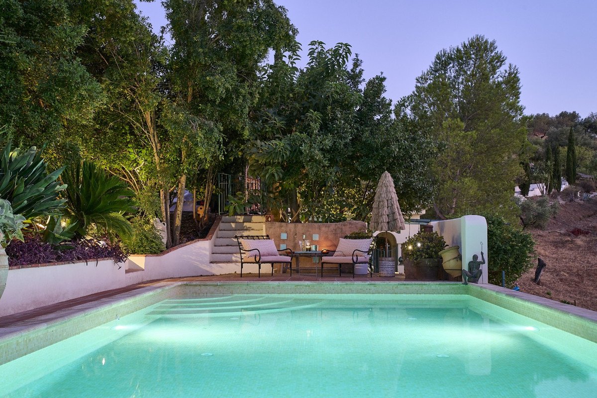 5 Bed Detached Villa in Comares