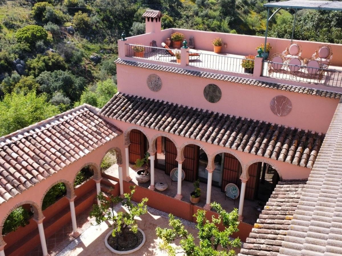 5 Bed Detached Villa in Comares
