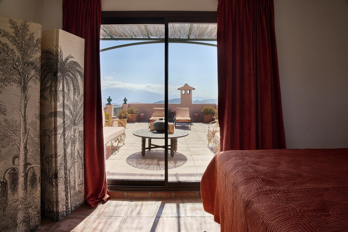 5 Bed Detached Villa in Comares