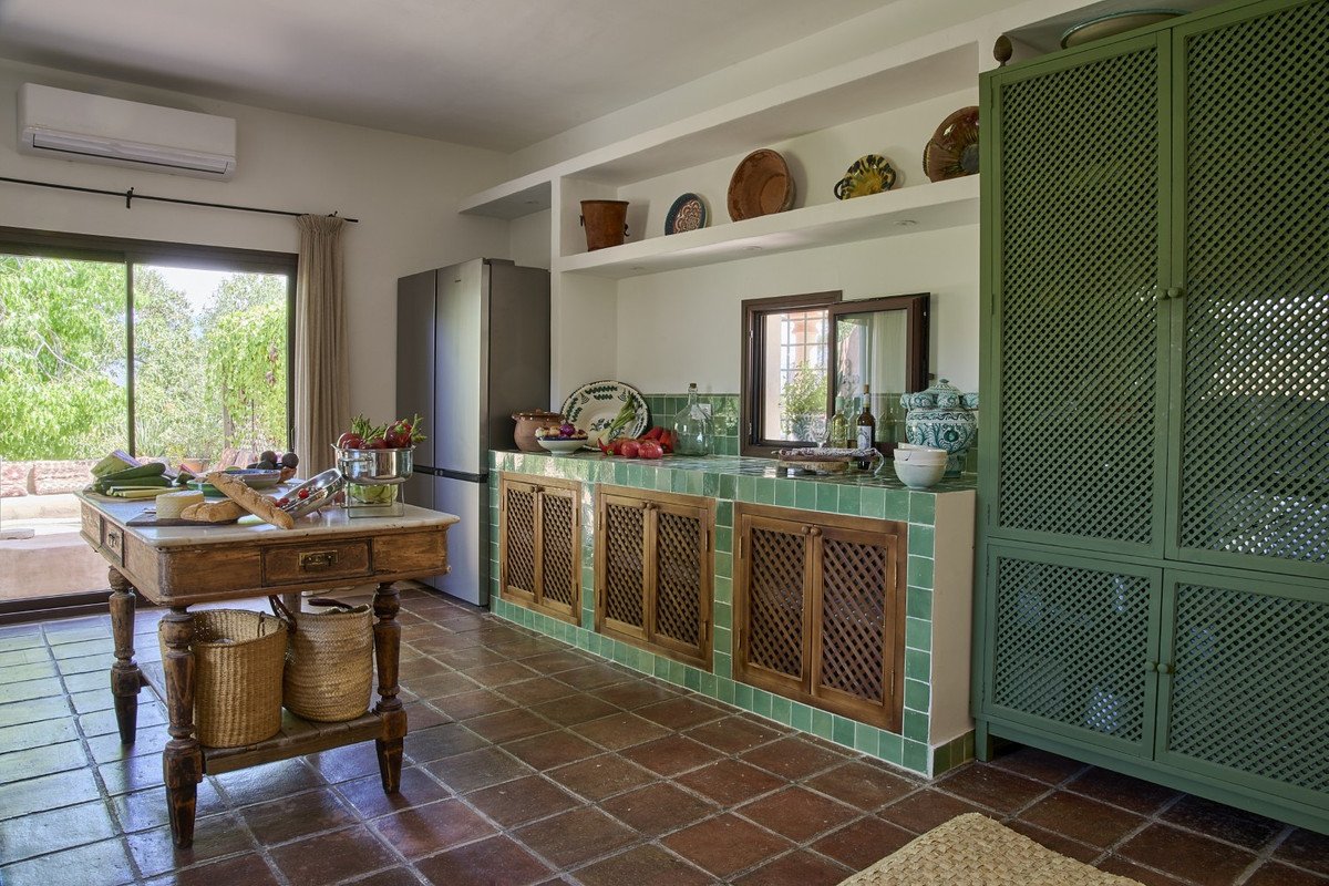 5 Bed Detached Villa in Comares
