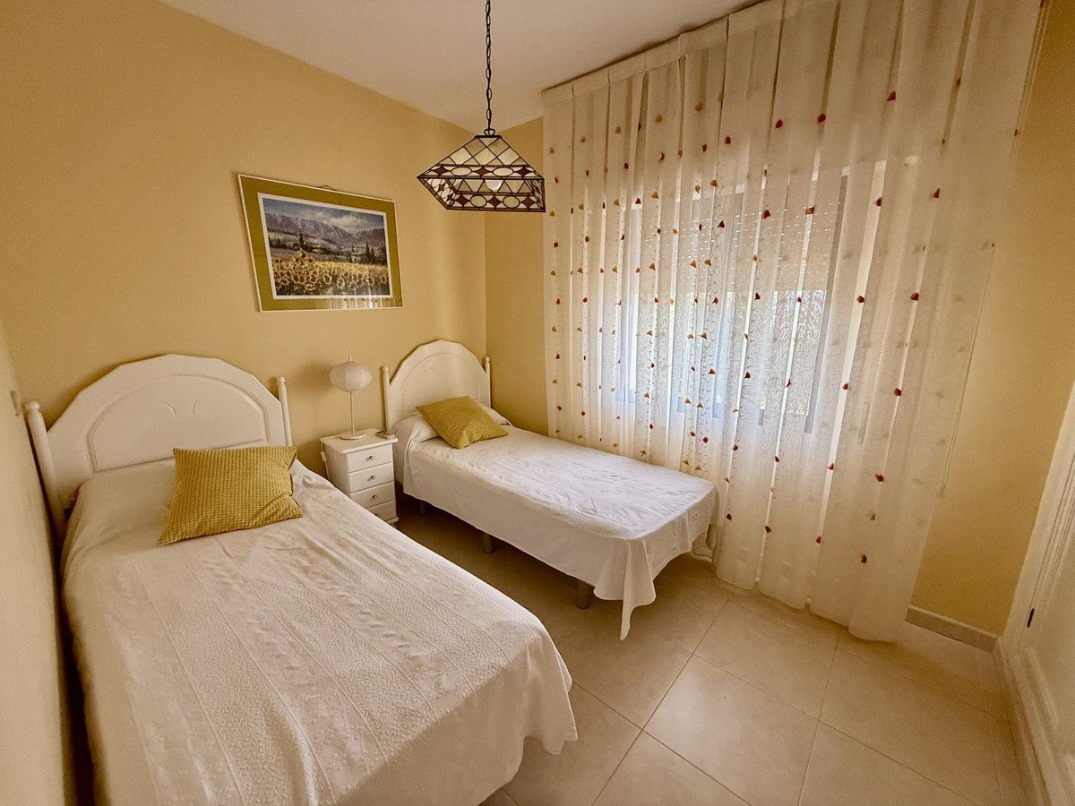 6 Bed Detached Villa in Calahonda