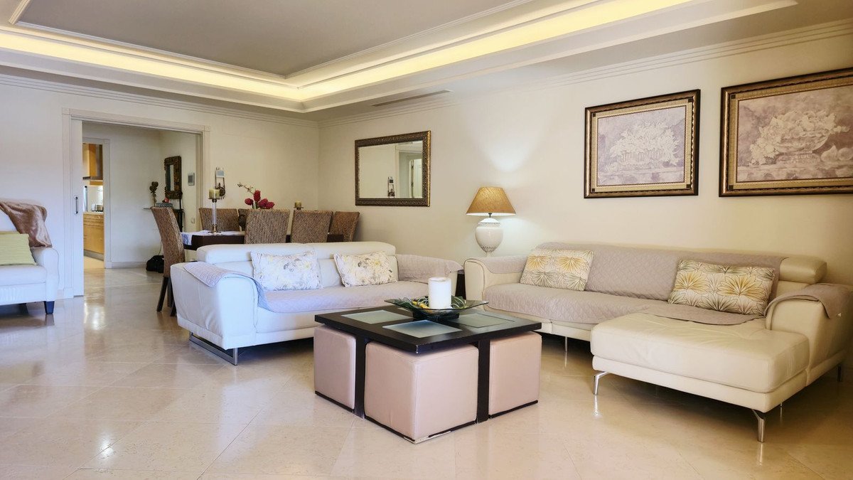 3 Bed Middle Floor Apartment in Estepona