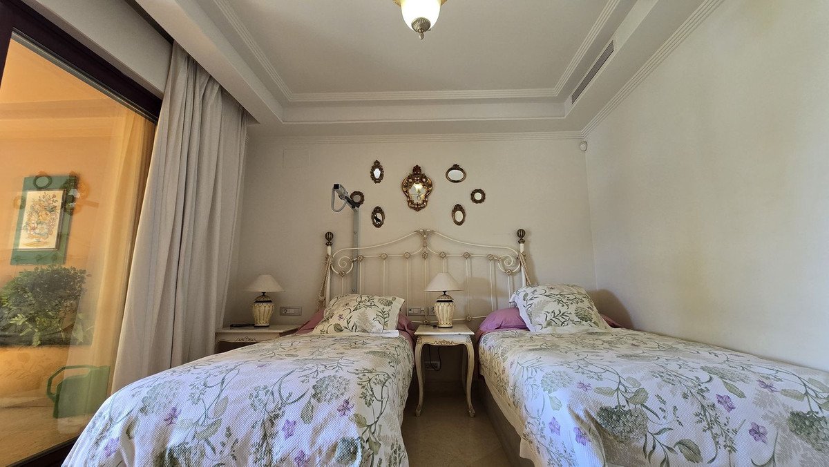 3 Bed Middle Floor Apartment in Estepona