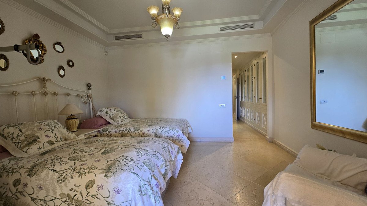 3 Bed Middle Floor Apartment in Estepona