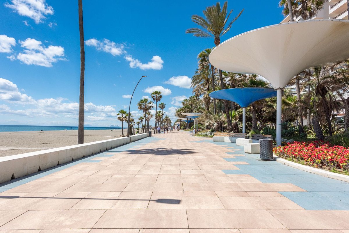 1 Bed Top Floor Apartment in Estepona
