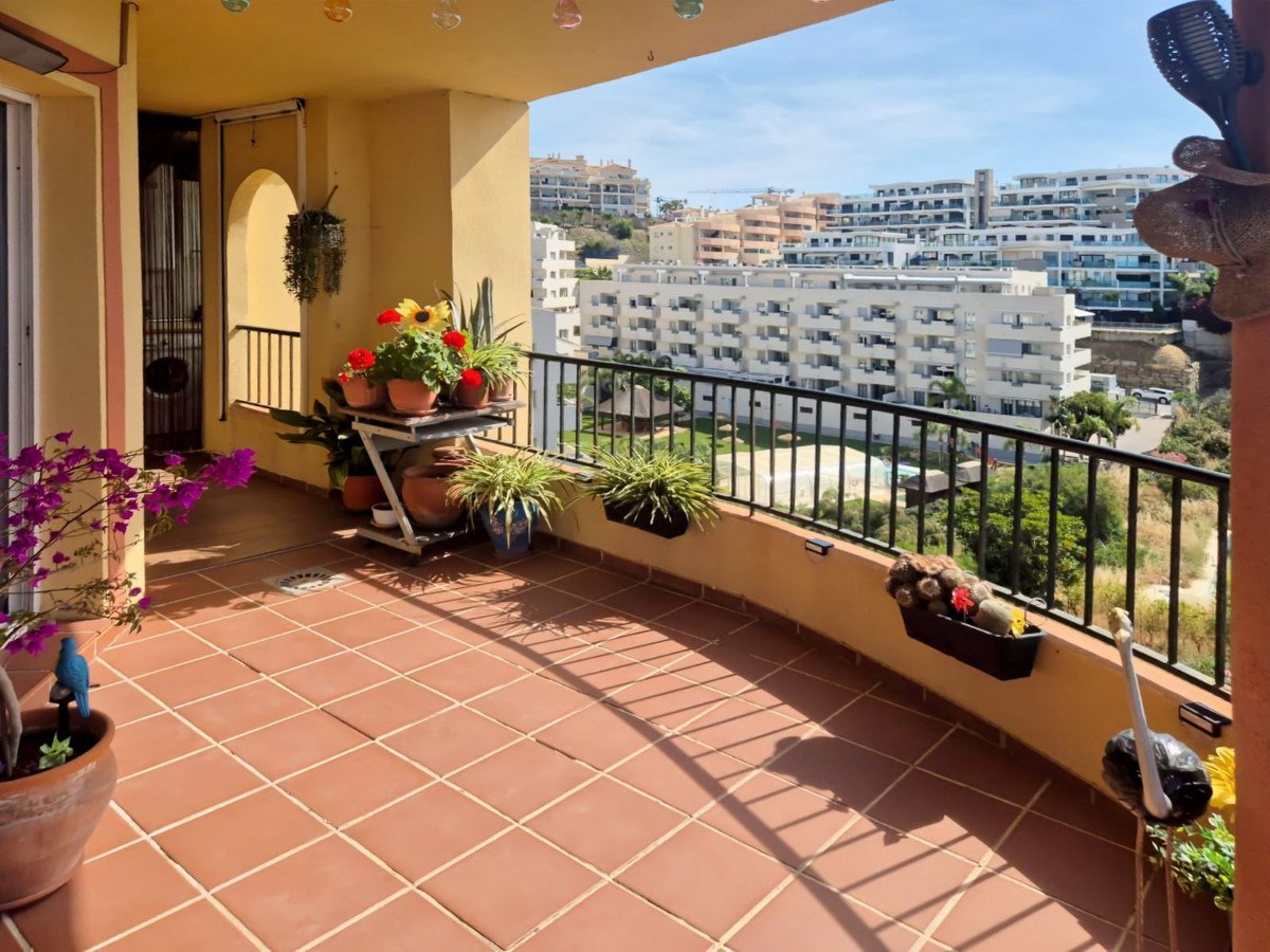 2 Bed Top Floor Apartment in Riviera del Sol