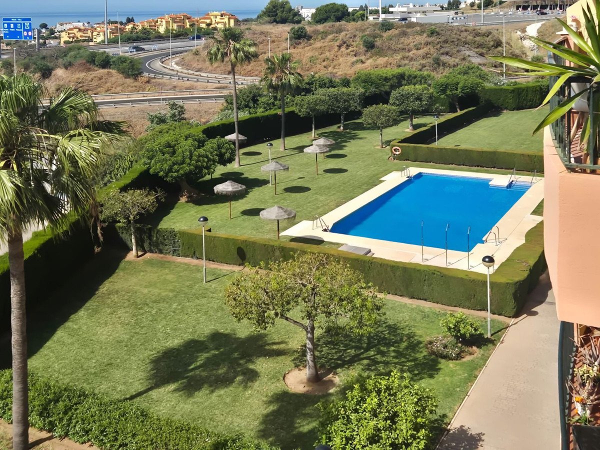 2 Bed Top Floor Apartment in Riviera del Sol