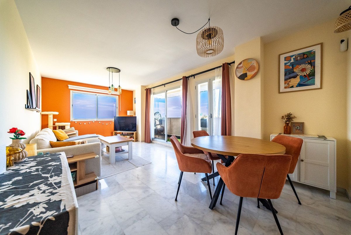 3 Bed Middle Floor Apartment in Riviera del Sol