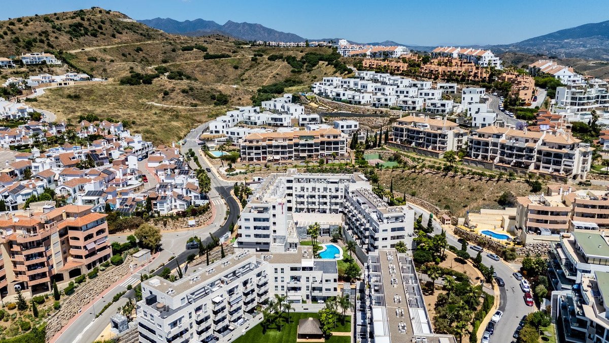 3 Bed Middle Floor Apartment in Riviera del Sol