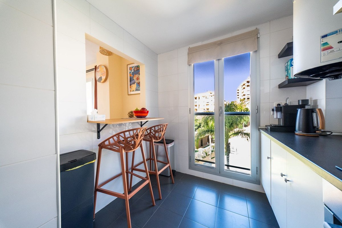 3 Bed Middle Floor Apartment in Riviera del Sol