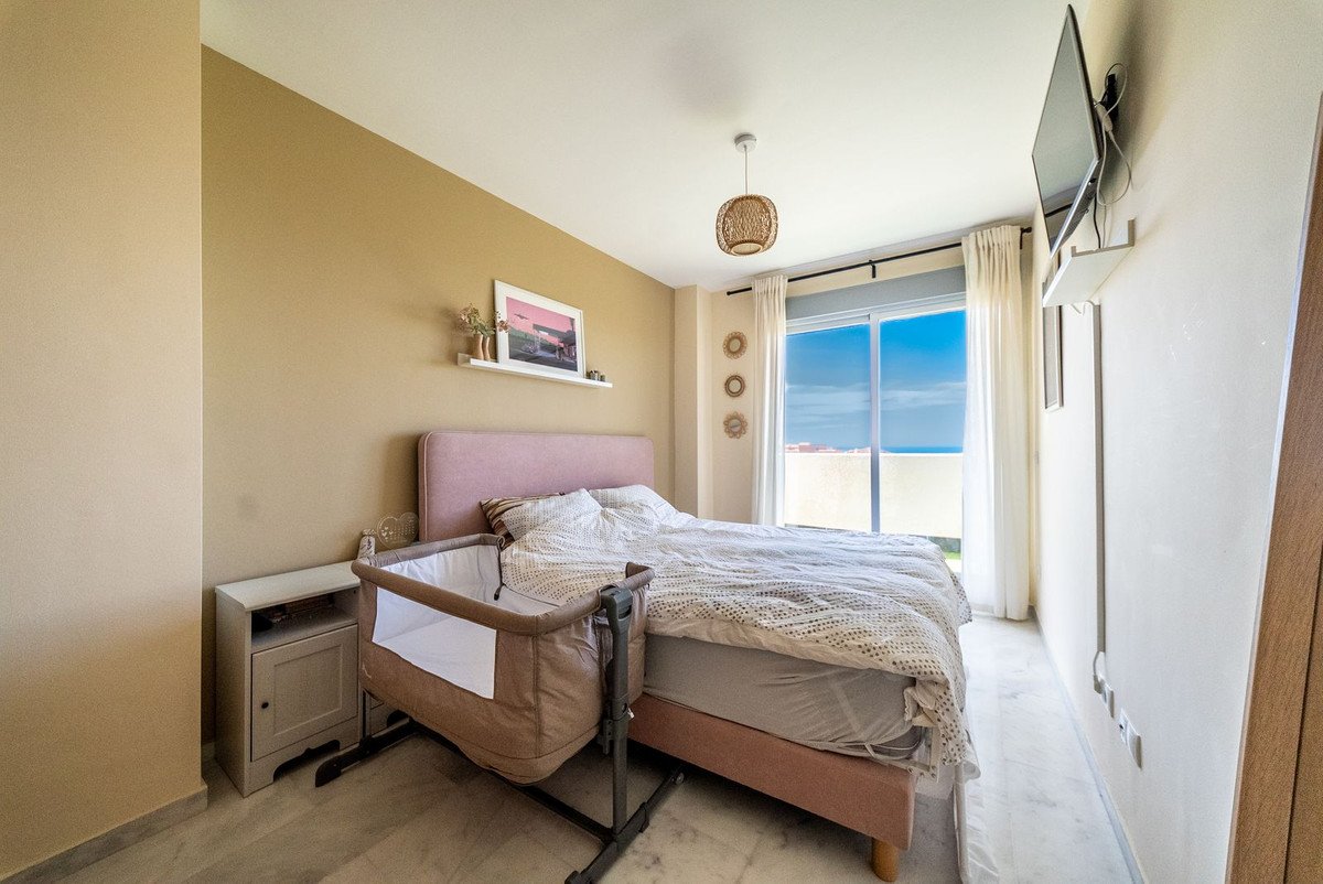 3 Bed Middle Floor Apartment in Riviera del Sol