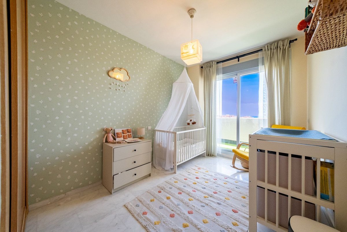 3 Bed Middle Floor Apartment in Riviera del Sol