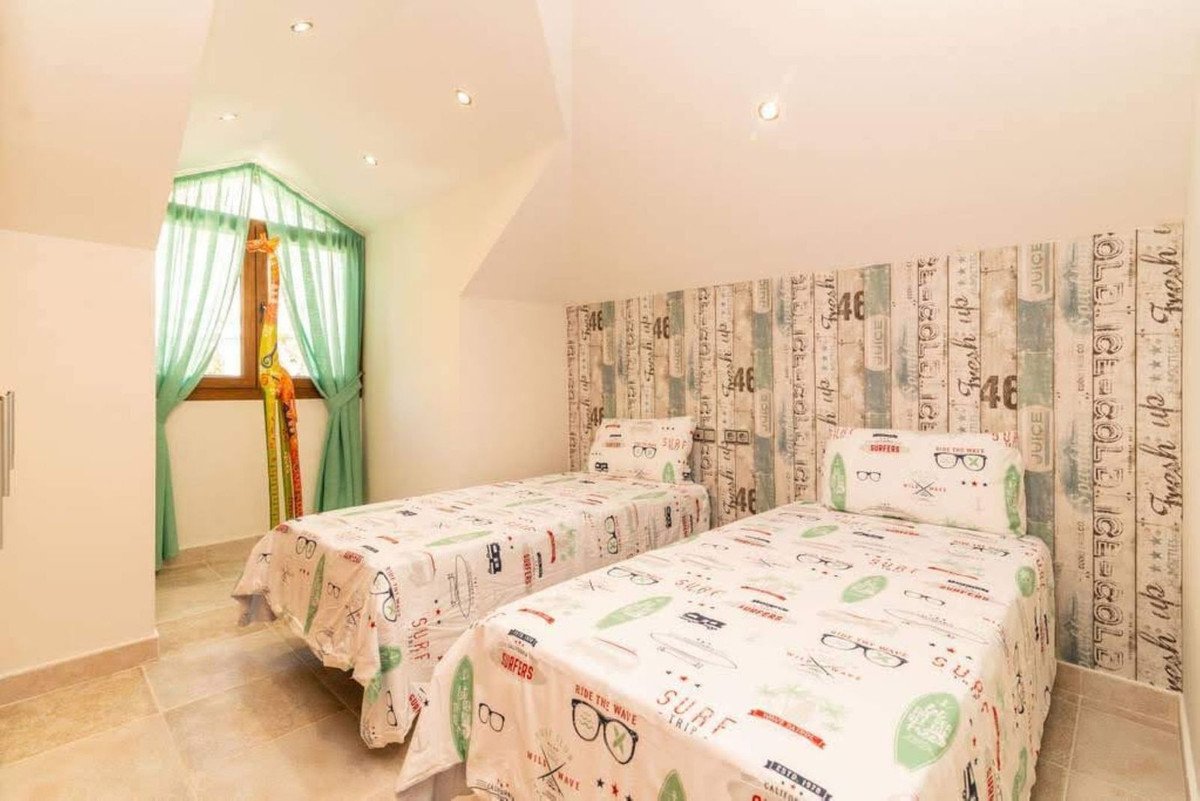 3 Bed Penthouse in Higueron