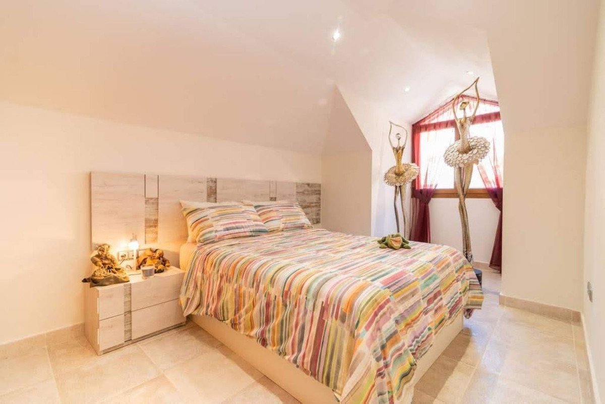 3 Bed Penthouse in Higueron