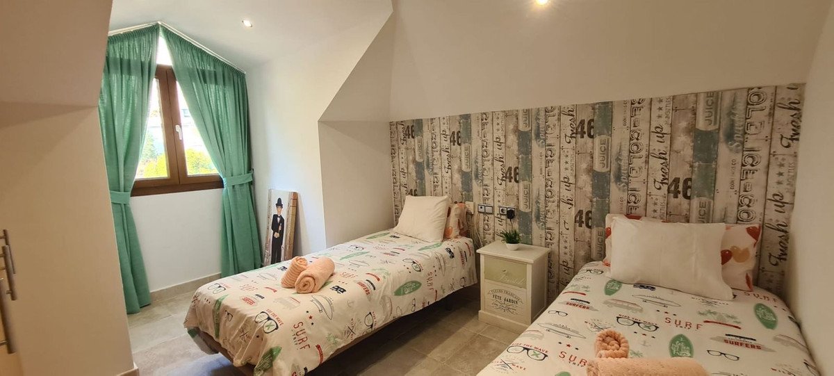 3 Bed Penthouse in Higueron