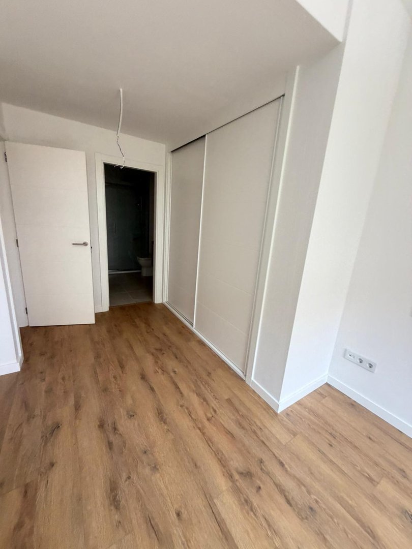 2 Bed Middle Floor Apartment in Estepona